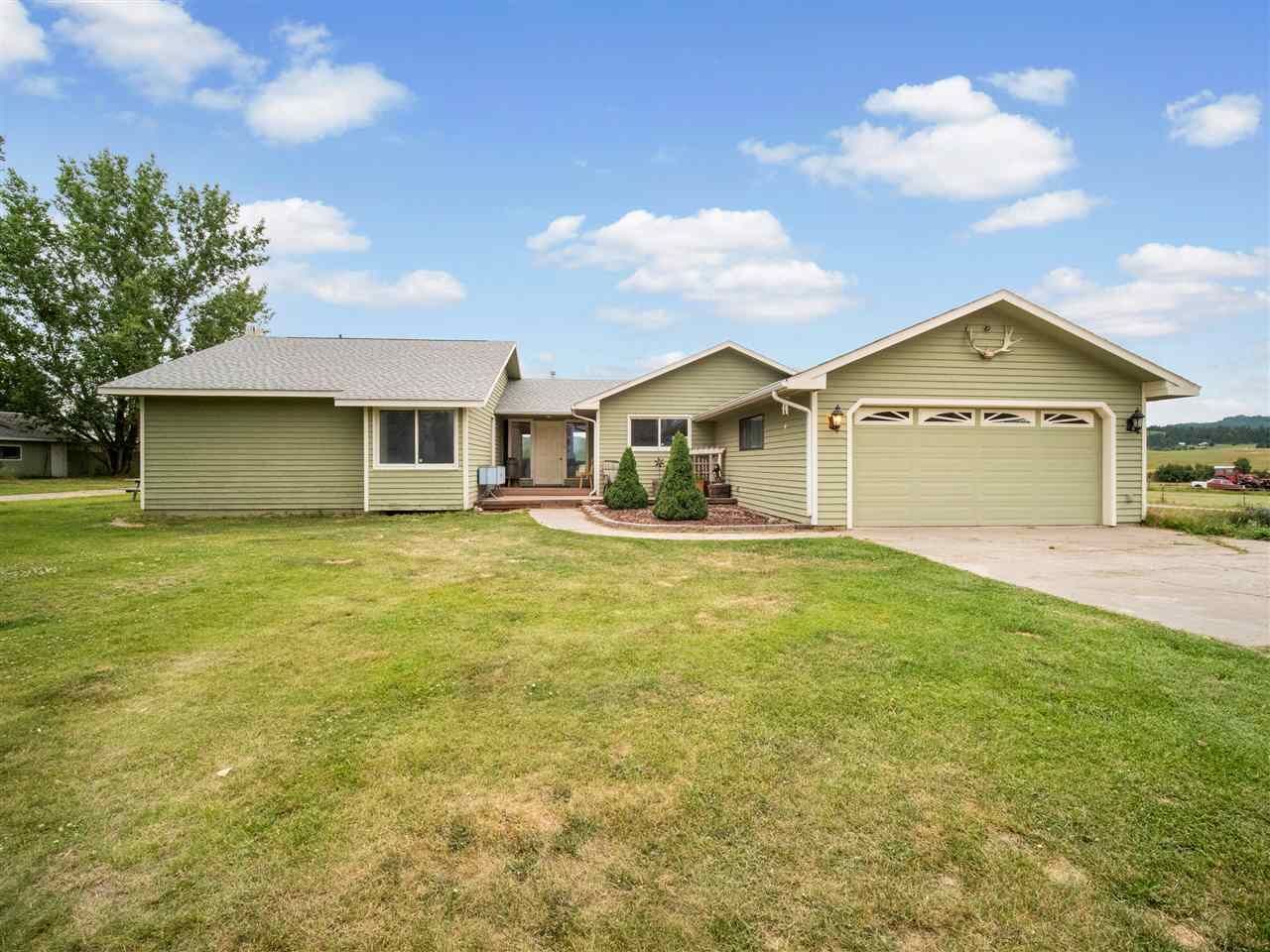 Property Photo: 241 Allen Rd WA 99009-9519