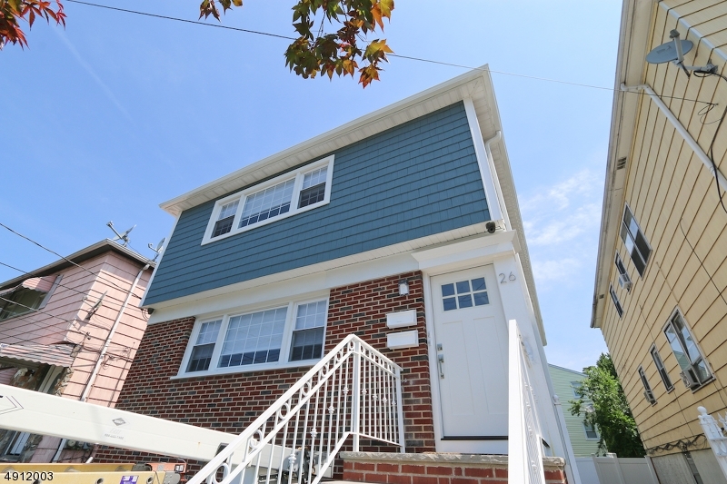 Property Photo:  26 Argyle Ter  NJ 07111 