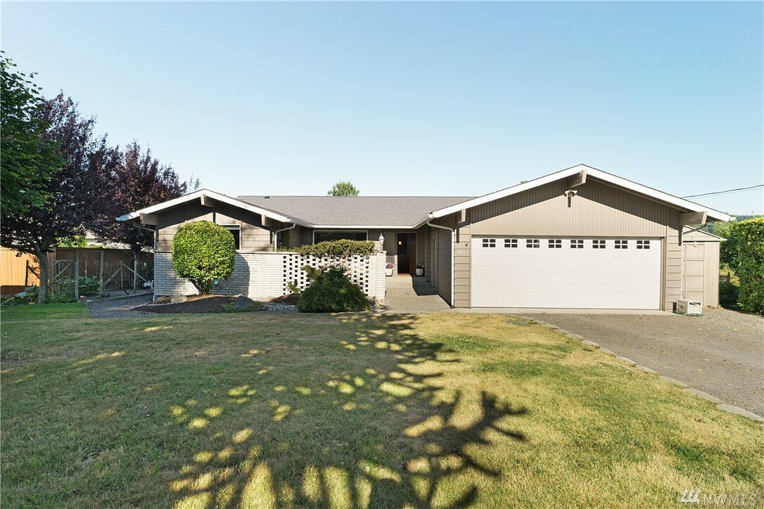 Property Photo:  341 Mackenzie Dr  WA 98282 