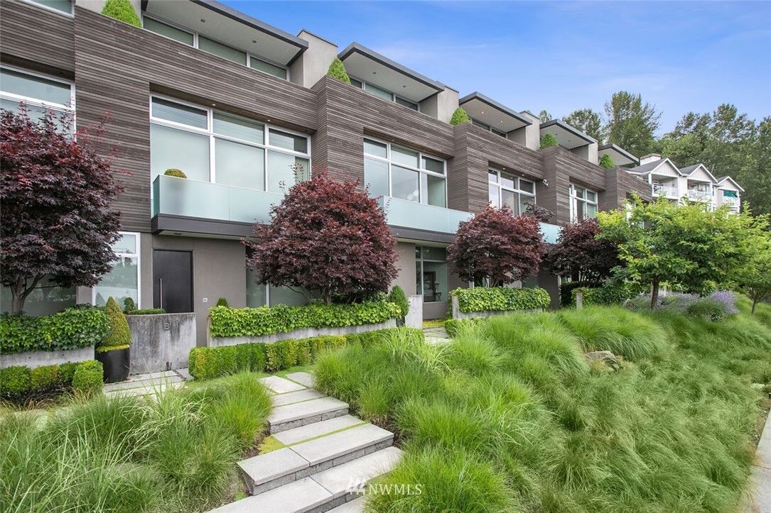 Property Photo:  1750 Lake Washington Boulevard N D  WA 98056