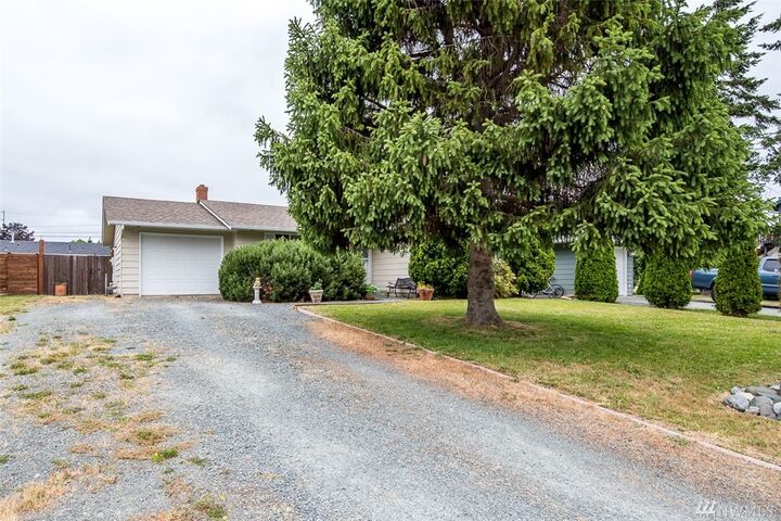 Property Photo:  4012 Commercial Ave  WA 98221 