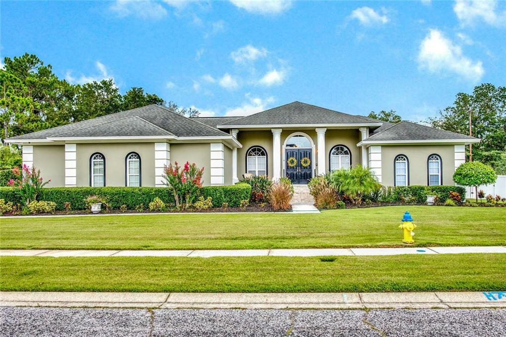 Property Photo:  1012 Emerald Creek Drive  FL 33596 