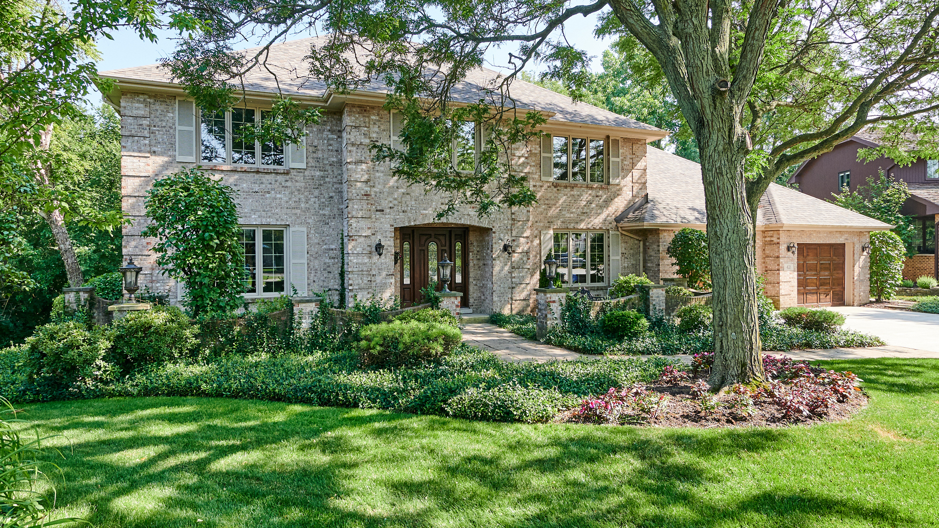 Property Photo:  421 Creekside Court  IL 60527 