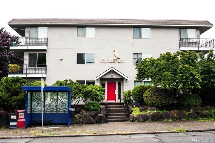 8415 5th Ave NE 303  Seattle WA 98115 photo