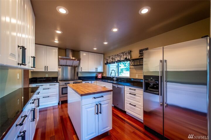 Property Photo:  3335 SW 327th Place  WA 98023 