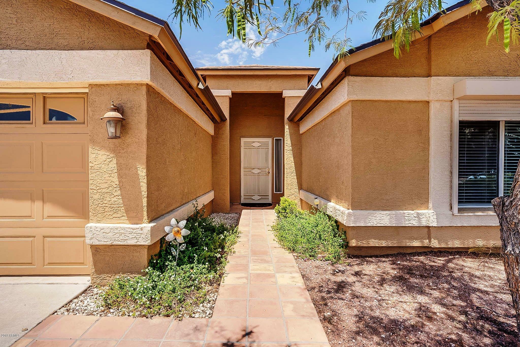 Property Photo:  10732 W Echo Lane  AZ 85345 