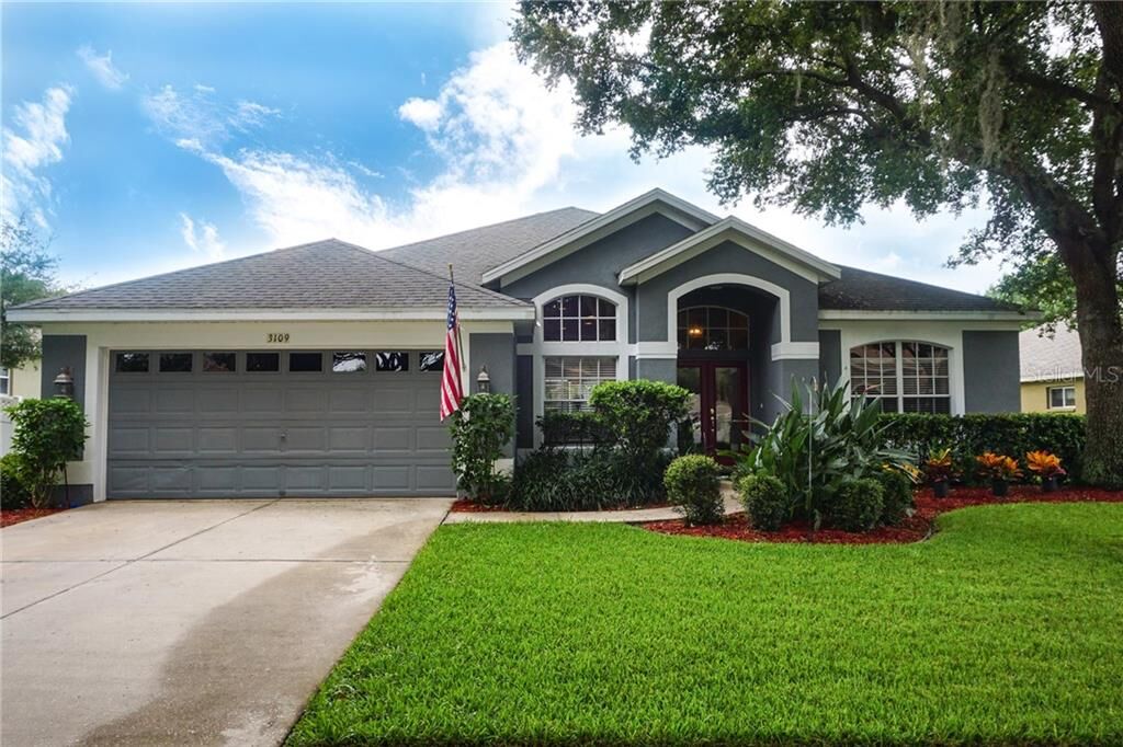 Property Photo: 3109 White Pheasant Place FL 33596