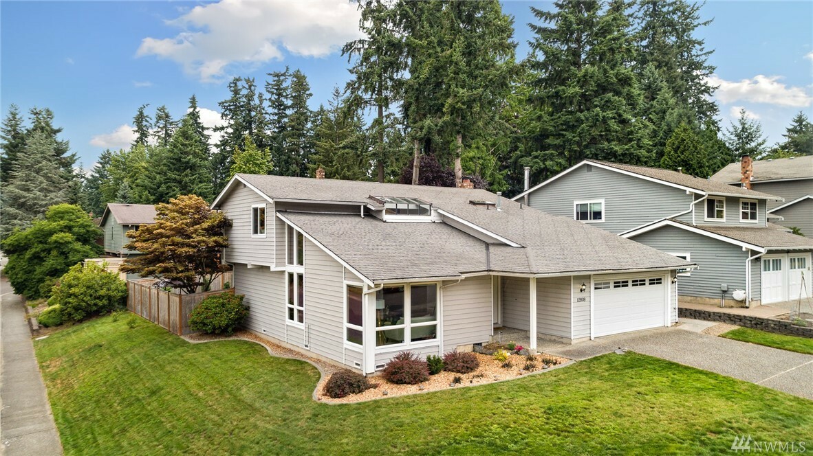 Property Photo:  12808 NE 109th Place  WA 98033 