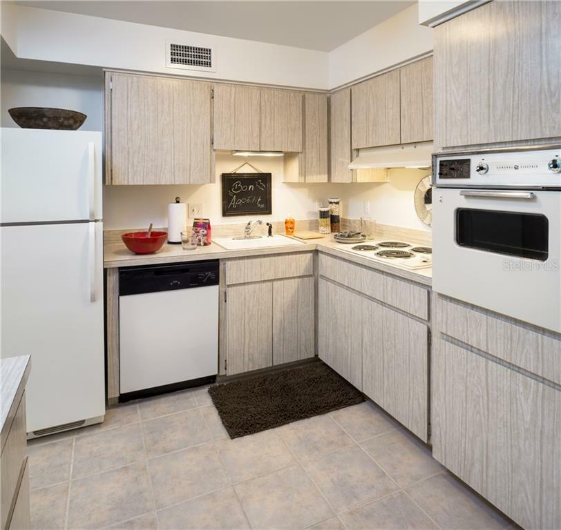 Property Photo: 20 S Lucerne Circle W 115 FL 32801