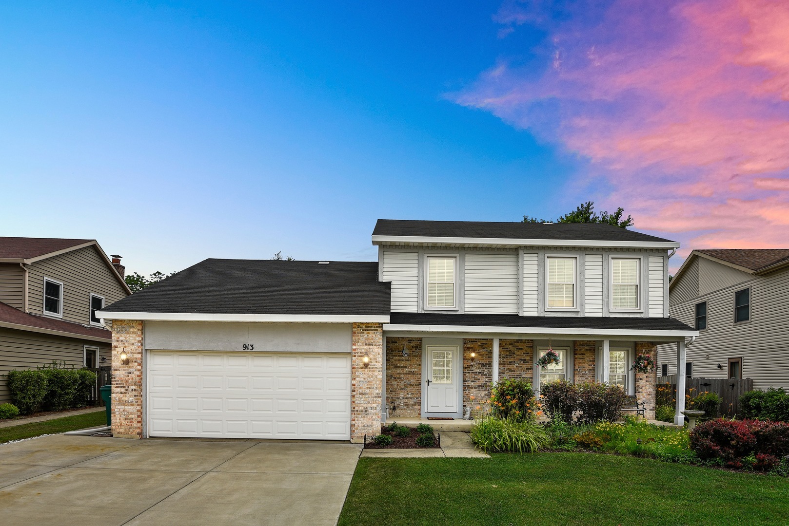 Property Photo: 913 Highland Grove Drive IL 60089