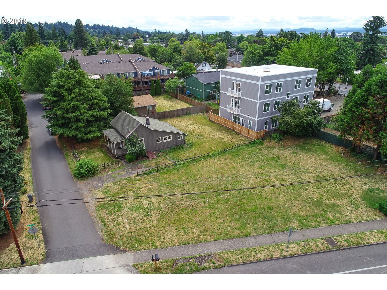 Property Photo: 1009 E Reserve St WA 98661