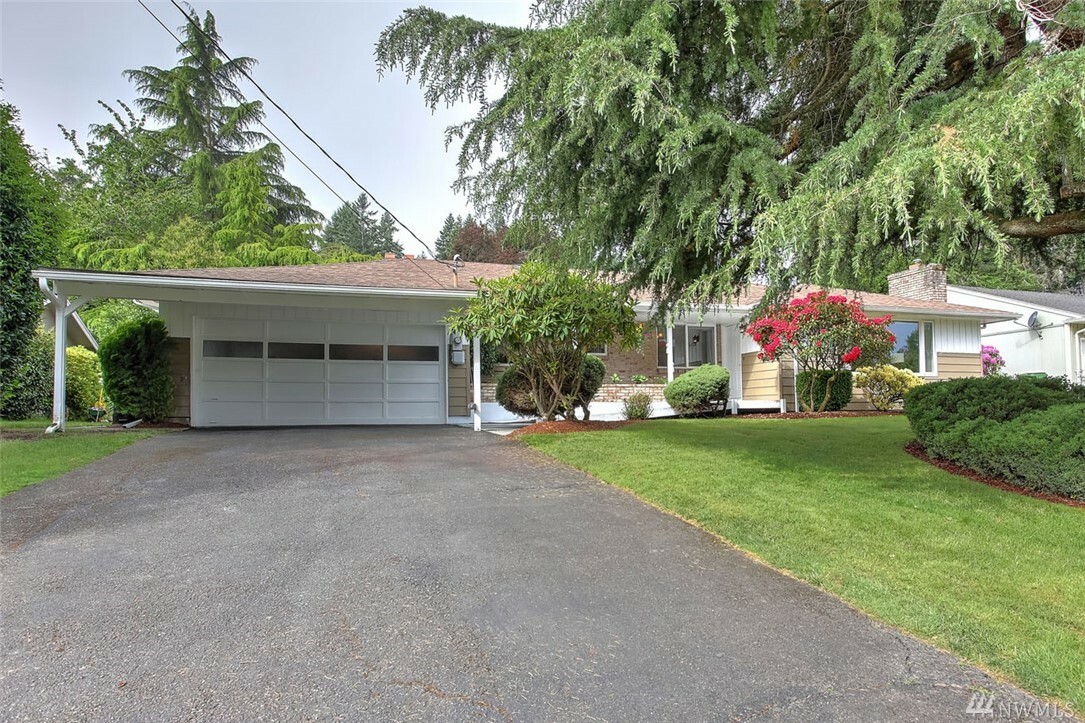 Property Photo:  4210 Juniper Dr W  WA 98466 