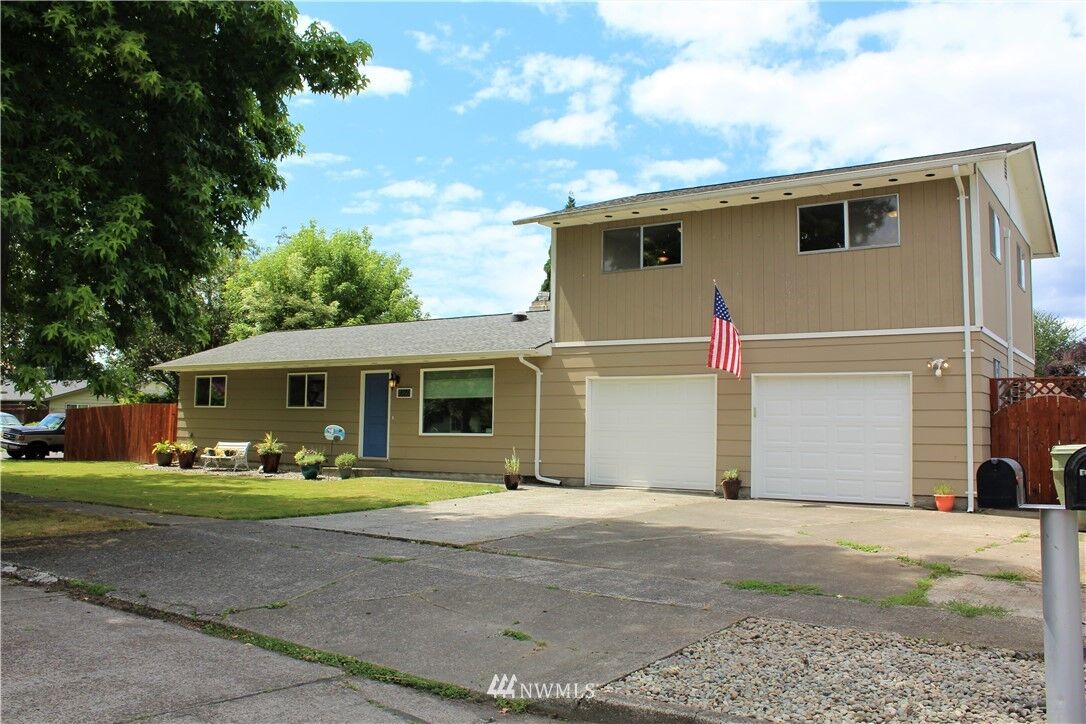 Property Photo:  4760 Windemere Street  WA 98632 