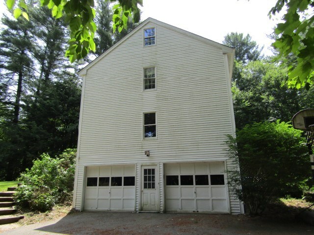 Property Photo: 11 Drake Lane NH 03038