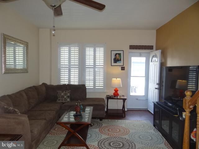 Property Photo:  352 Gladstone Street  PA 19148 