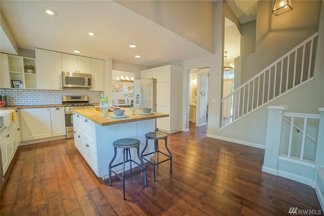 Property Photo: 1717 39th St SE WA 98372