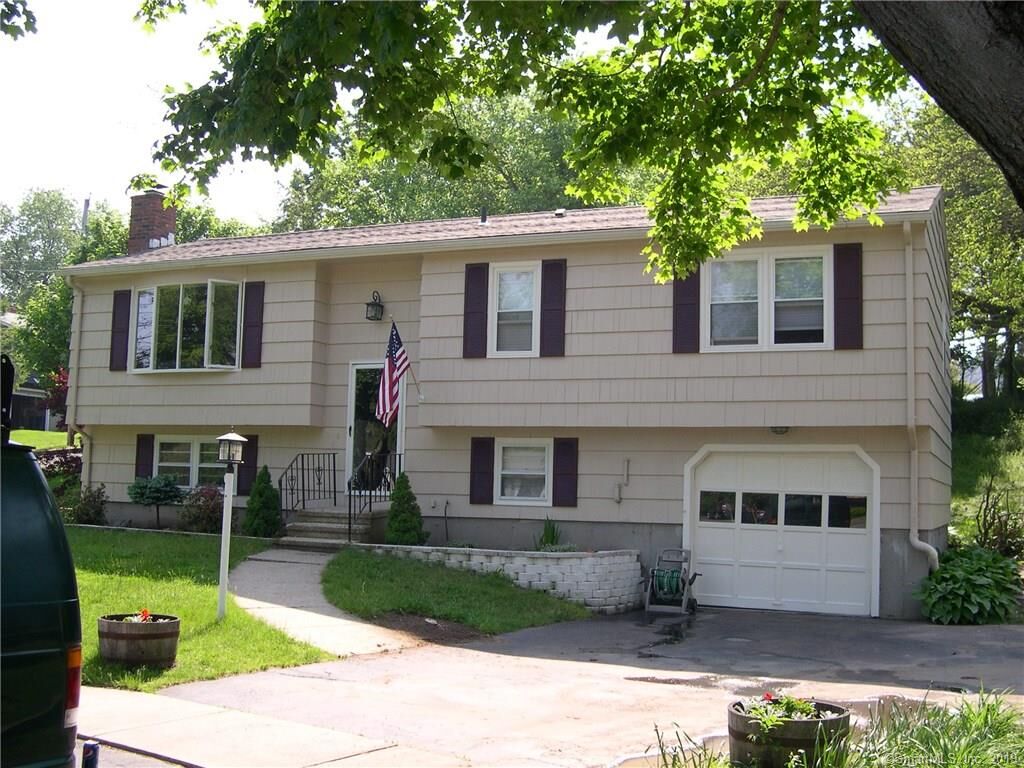 Property Photo:  4 Simos Lane  CT 06516 