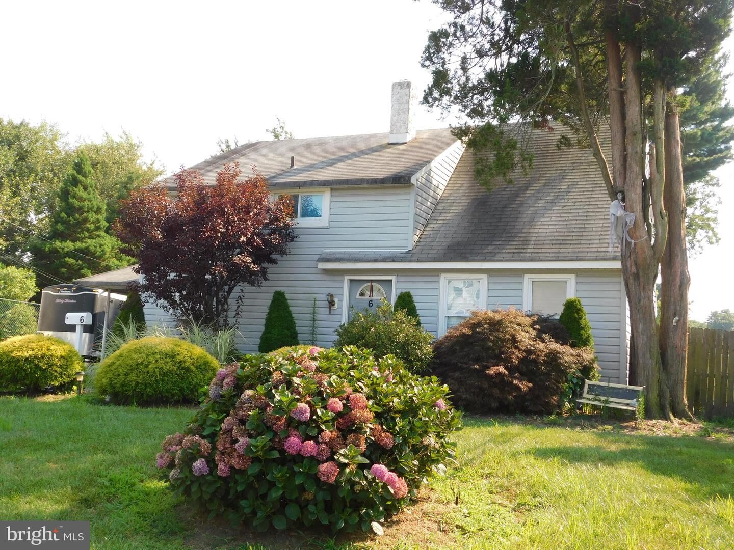 Property Photo:  6 Inland Road  PA 19057 