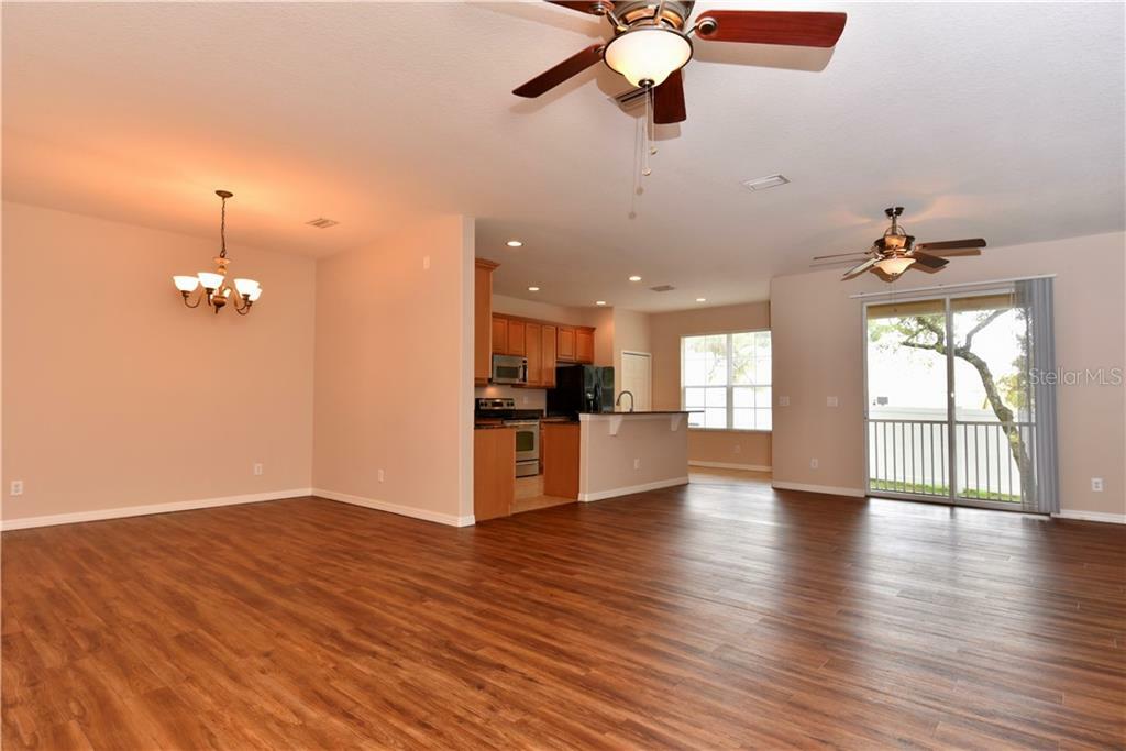 Property Photo:  1513 Hillview Lane  FL 34689 