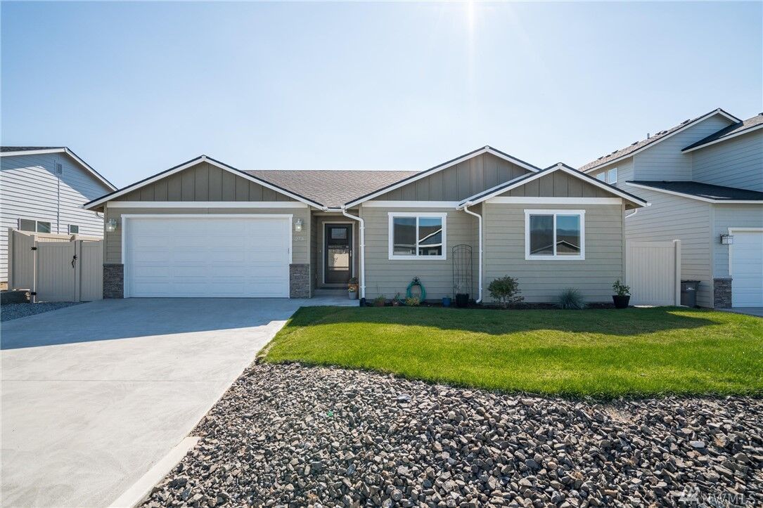 Property Photo:  275 S Mystical Ave  WA 98802 