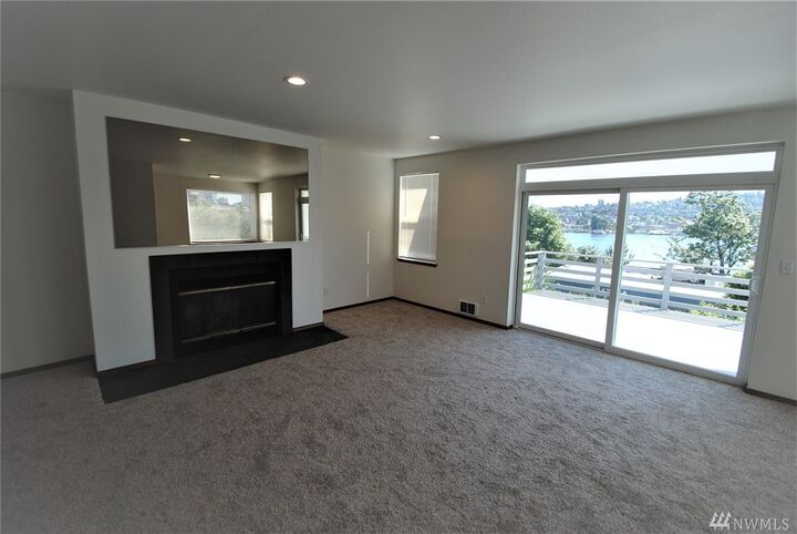 Property Photo: 1730 Dexter Ave N Upper WA 98109