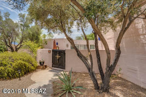 Property Photo:  21 W Paseo Canasta  AZ 85614 