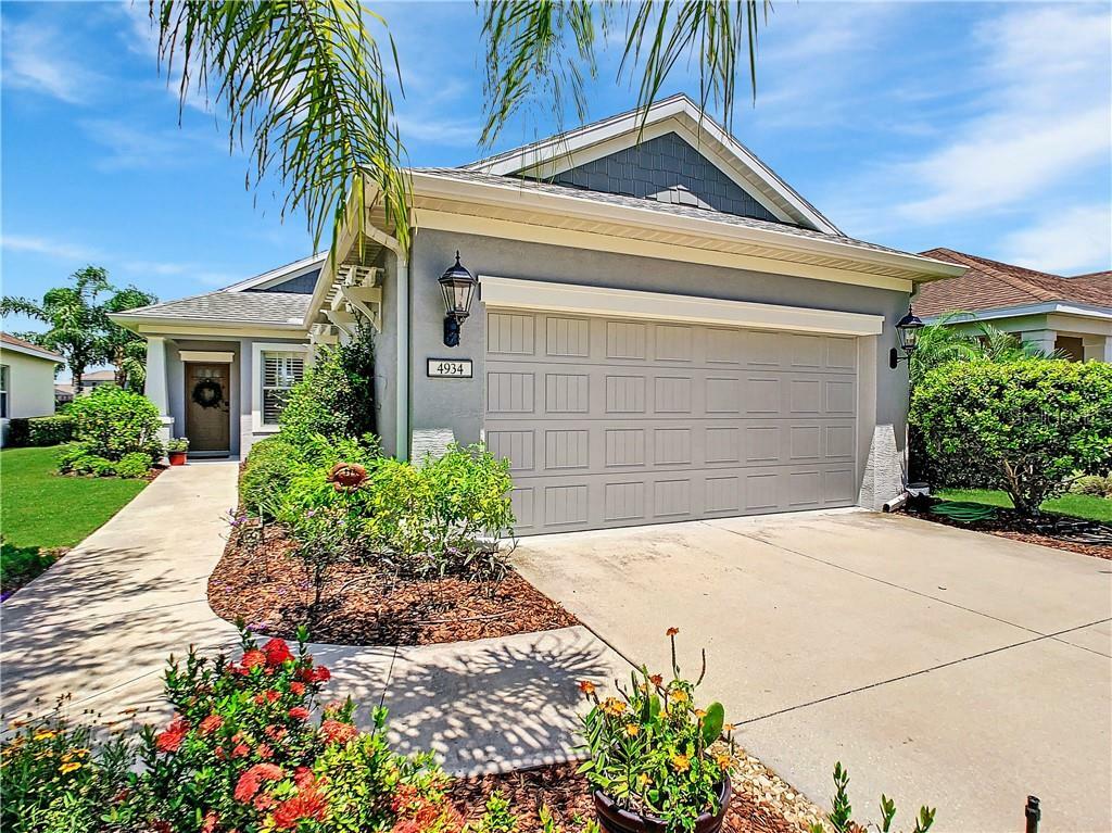 Property Photo: 4934 Newport News Circle FL 34211