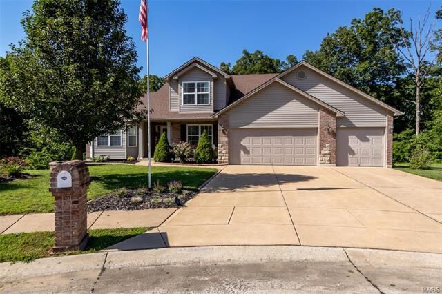 Property Photo:  10001 Middleton Way   63050 