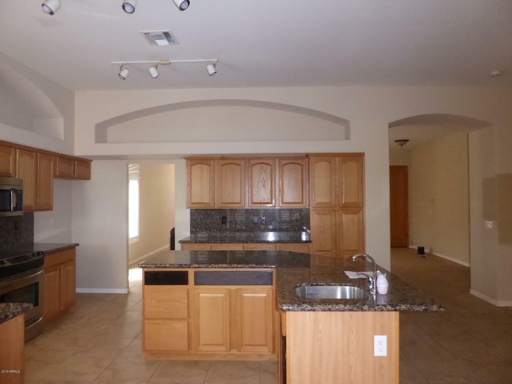 Property Photo:  10021 W Avenida Del Sol --  AZ 85383 