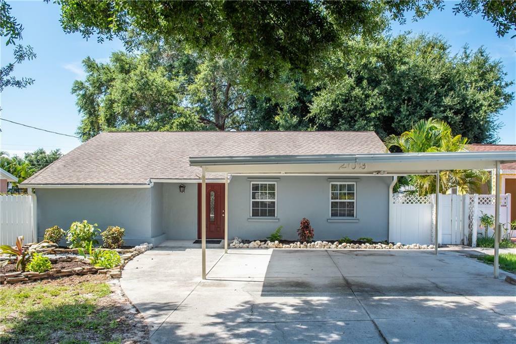 Property Photo:  209 Pecan Lane  FL 34275 