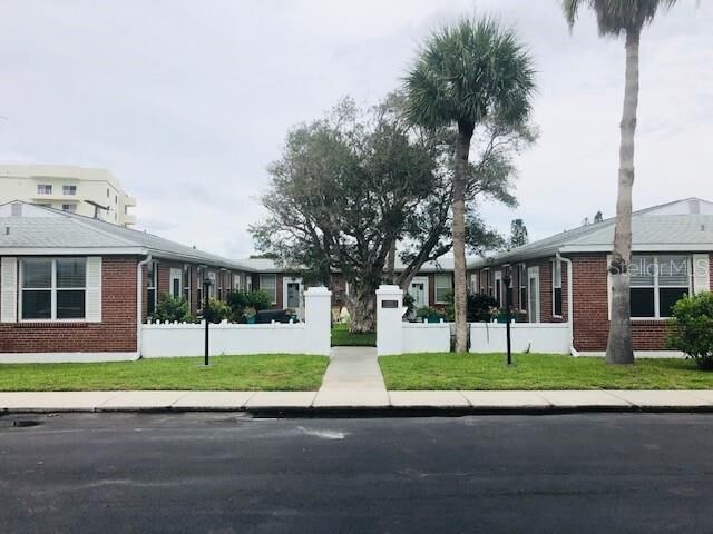 Property Photo:  908 Villas Drive 28  FL 34285 