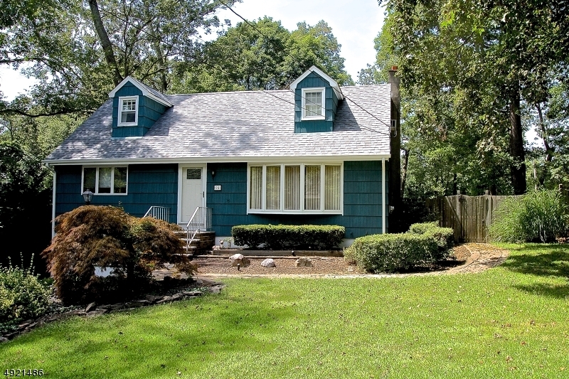 Property Photo:  94 Oakwood Dr  NJ 07456 