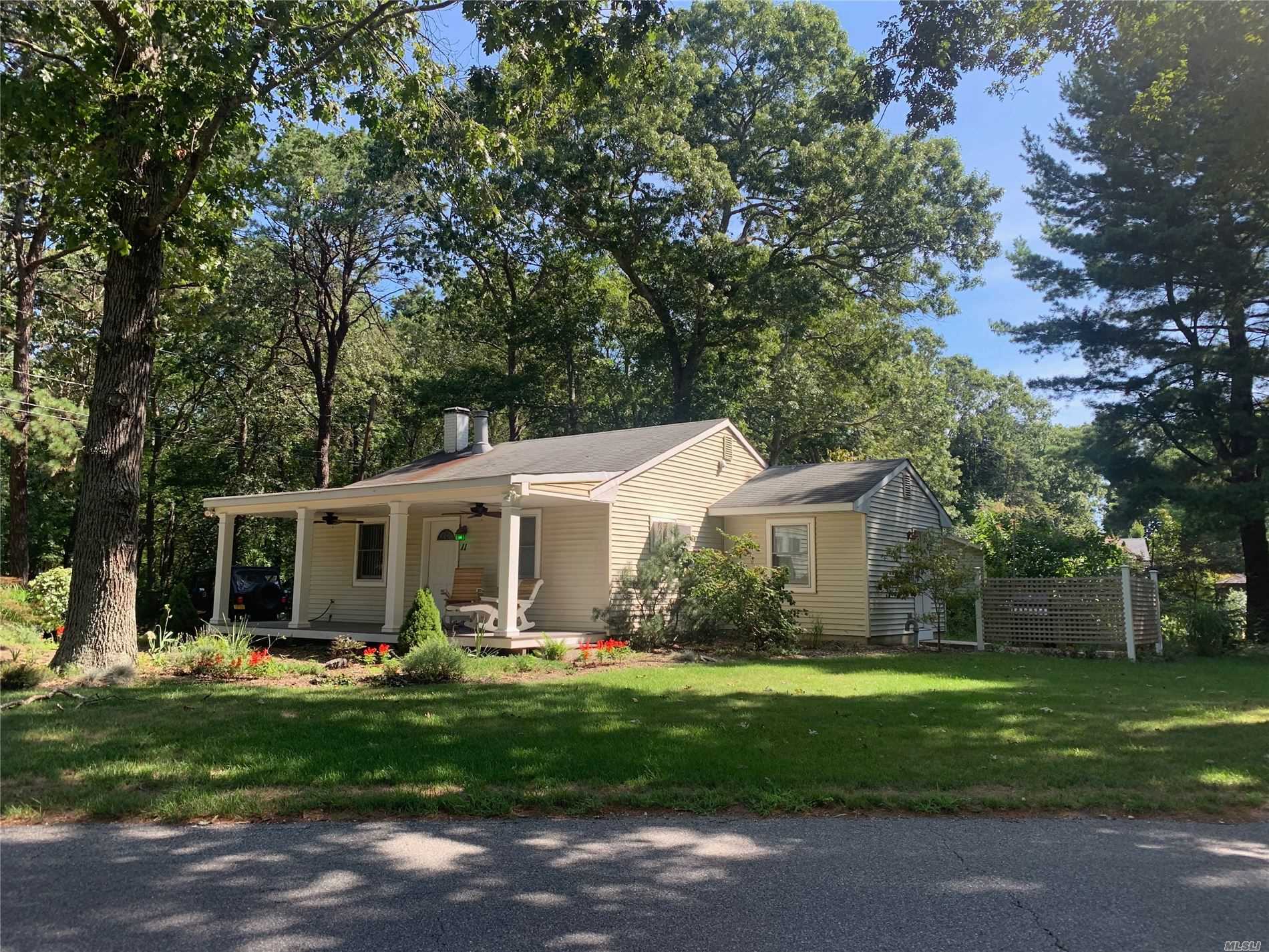 Property Photo:  11 Old River Road  NY 11949 