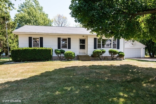 Property Photo: 26W041 Armbrust Avenue IL 60187