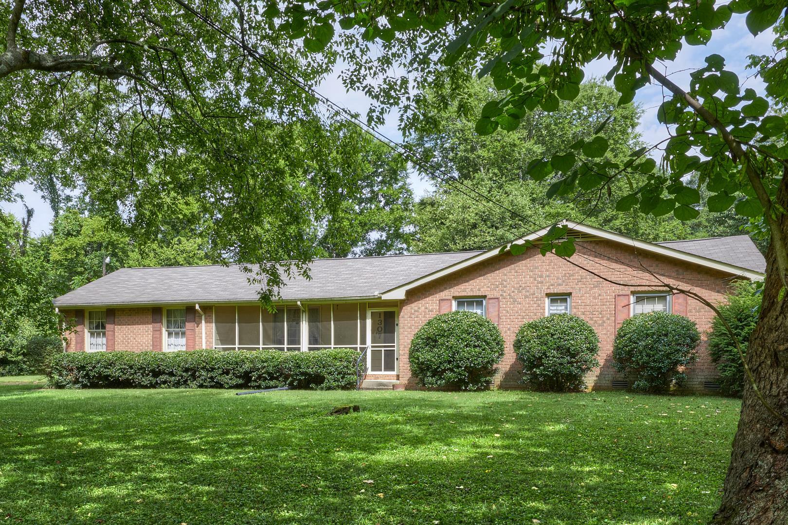 Property Photo:  1307 Centerpoint Rd  TN 37075 