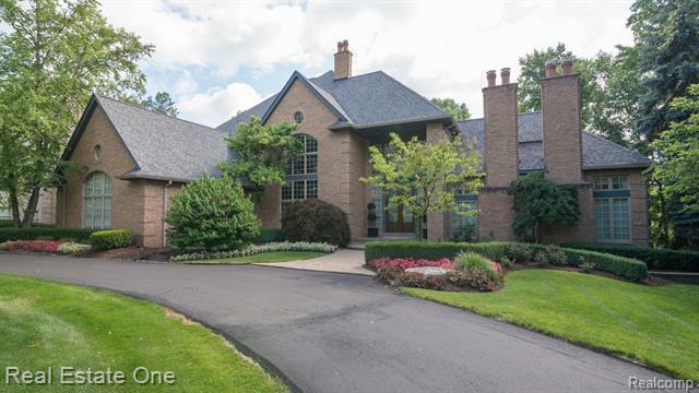 Property Photo:  5285 Hidden Pines Drive  MI 48116 