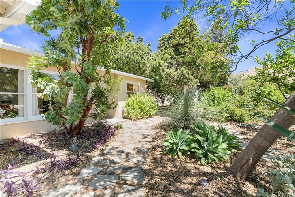 Property Photo: 117 W Blaine Street CA 92507