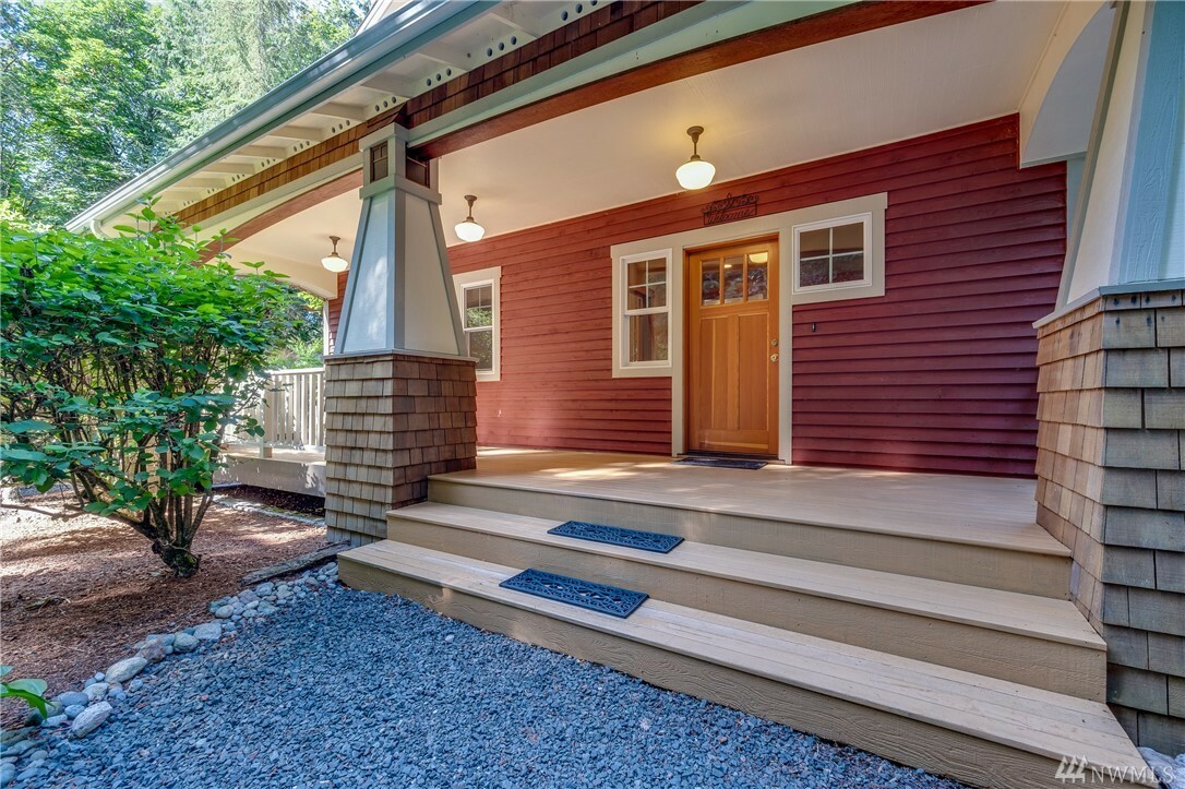 Property Photo:  21031 Fern St NE  WA 98342 