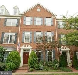 Property Photo:  707 Scarburgh Way  VA 22314 