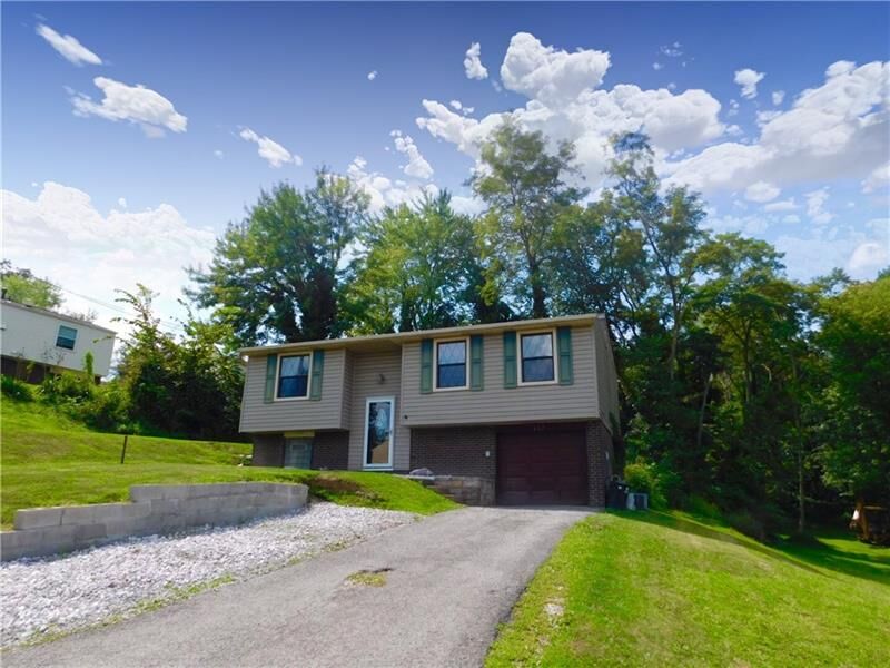 Property Photo:  127 Wallridge Drive  PA 15108 