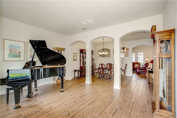 Property Photo:  16048 Citrus Knoll Drive  FL 34787 