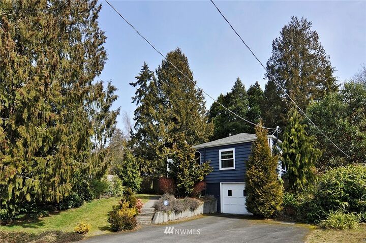Property Photo:  11550 Alton Avenue NE  WA 98125 