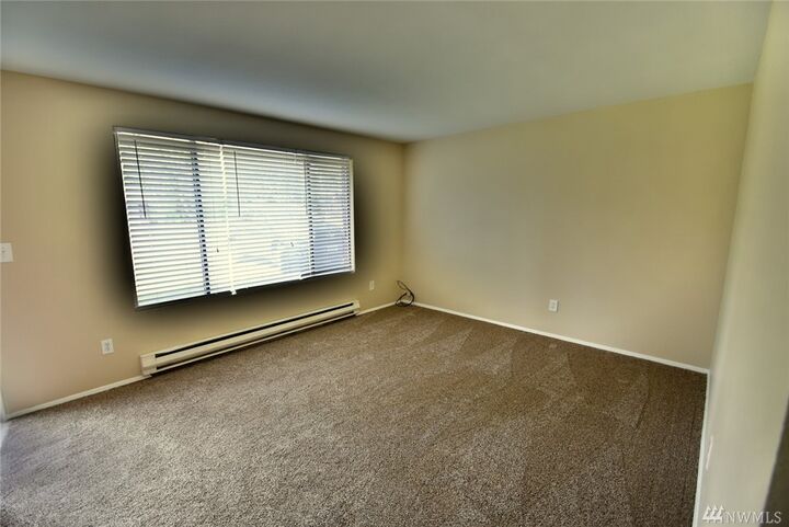 Property Photo:  9207 Sharon Dr 2  WA 98204 