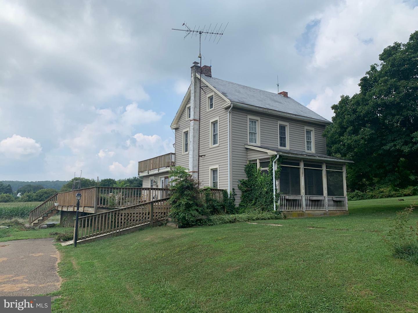 Property Photo:  352 Hopkins Mill Road  PA 17566 