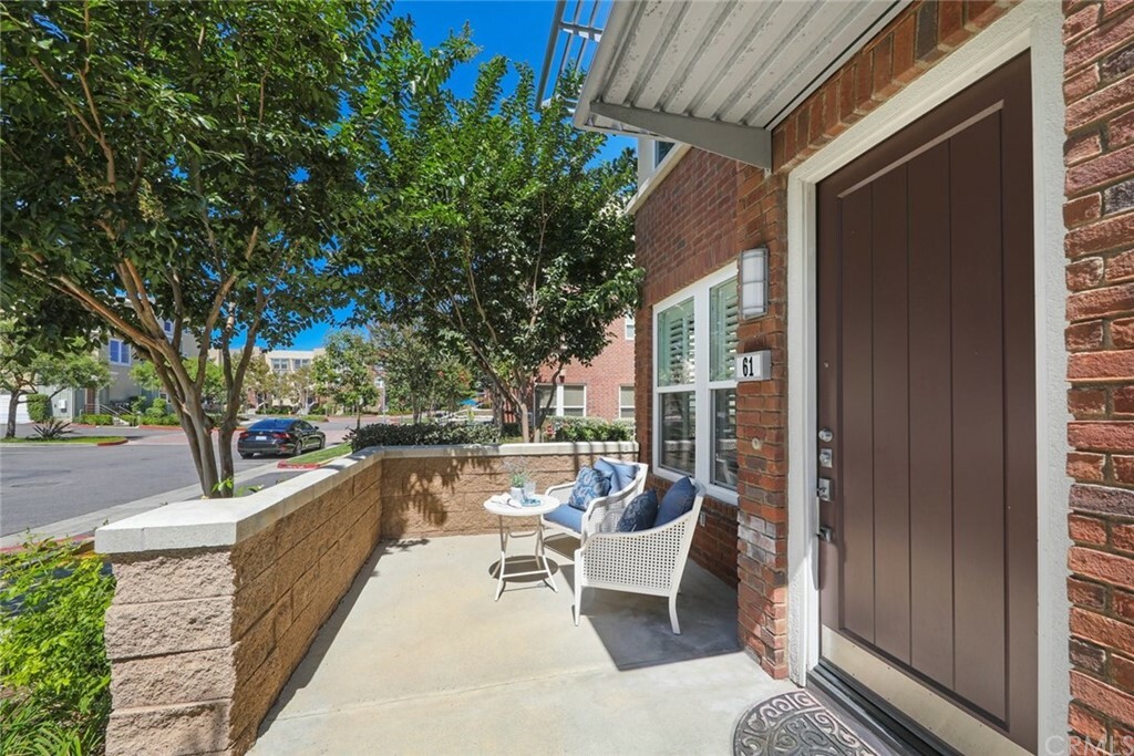 Property Photo:  61 Brownstone Way  CA 92656 