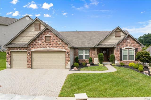 Property Photo: 1055 Bridleridge Crossing Spur 63049