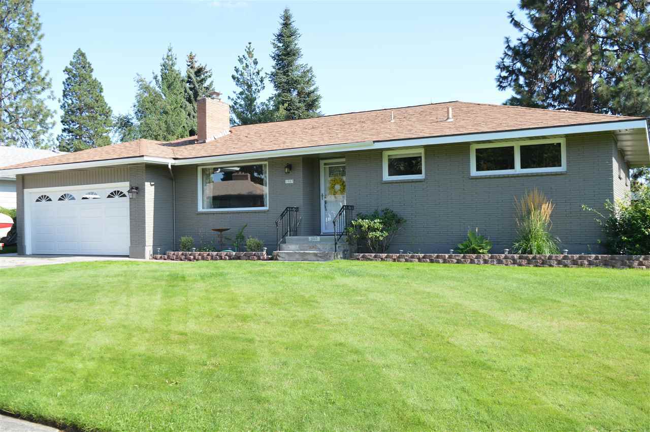 Property Photo: 1907 W Gordon Ave WA 99205