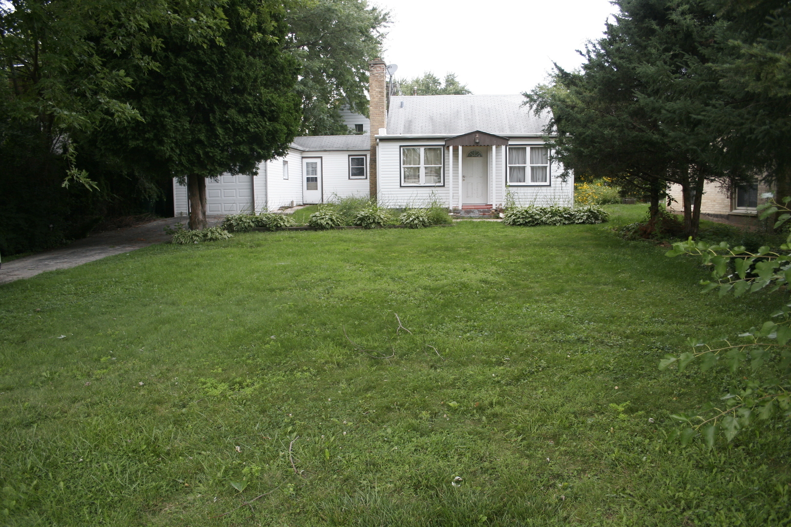 Property Photo: 180 East Strong Street IL 60090