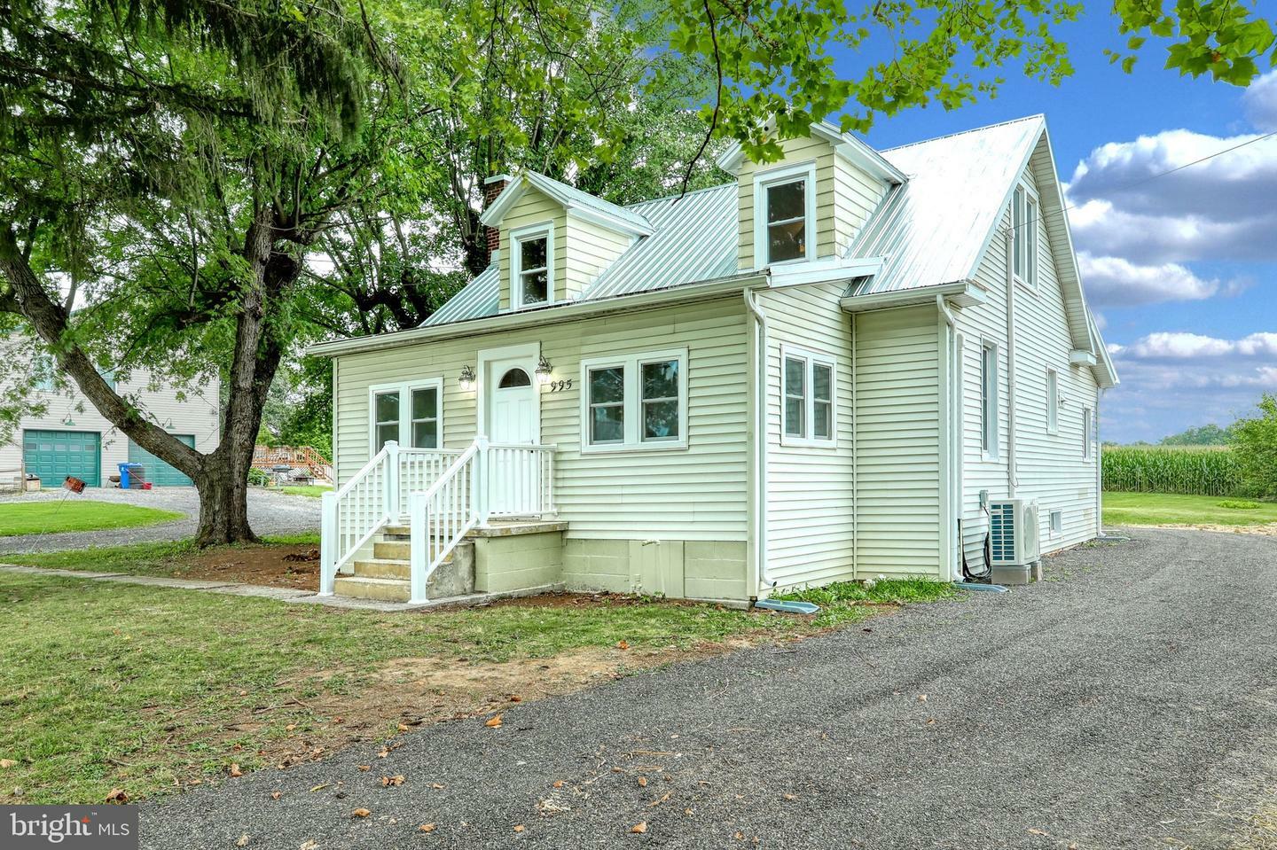Property Photo: 995 Old Route 30 PA 17353