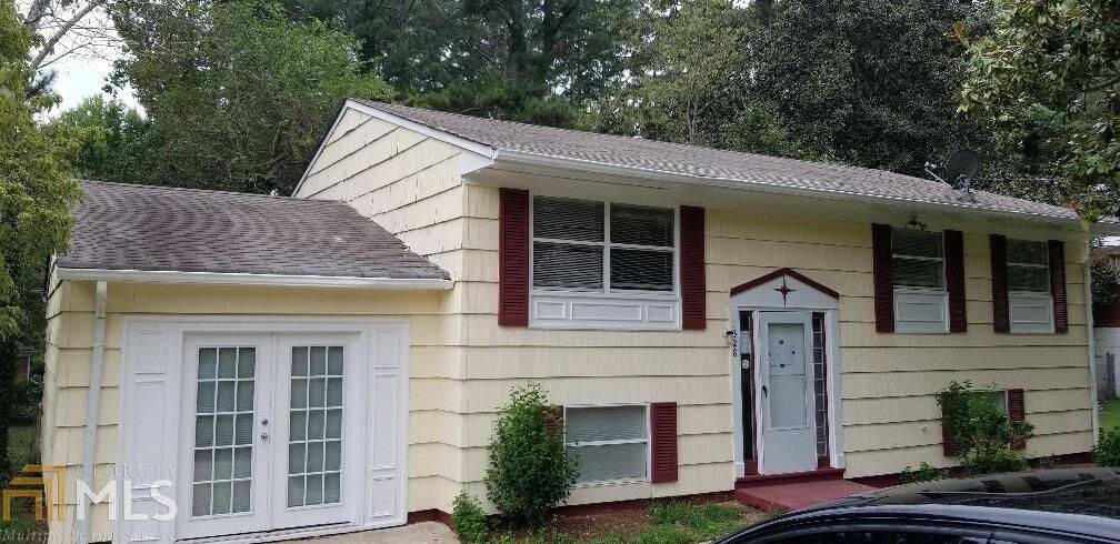 Property Photo:  1328 Willow Dr  GA 30296 